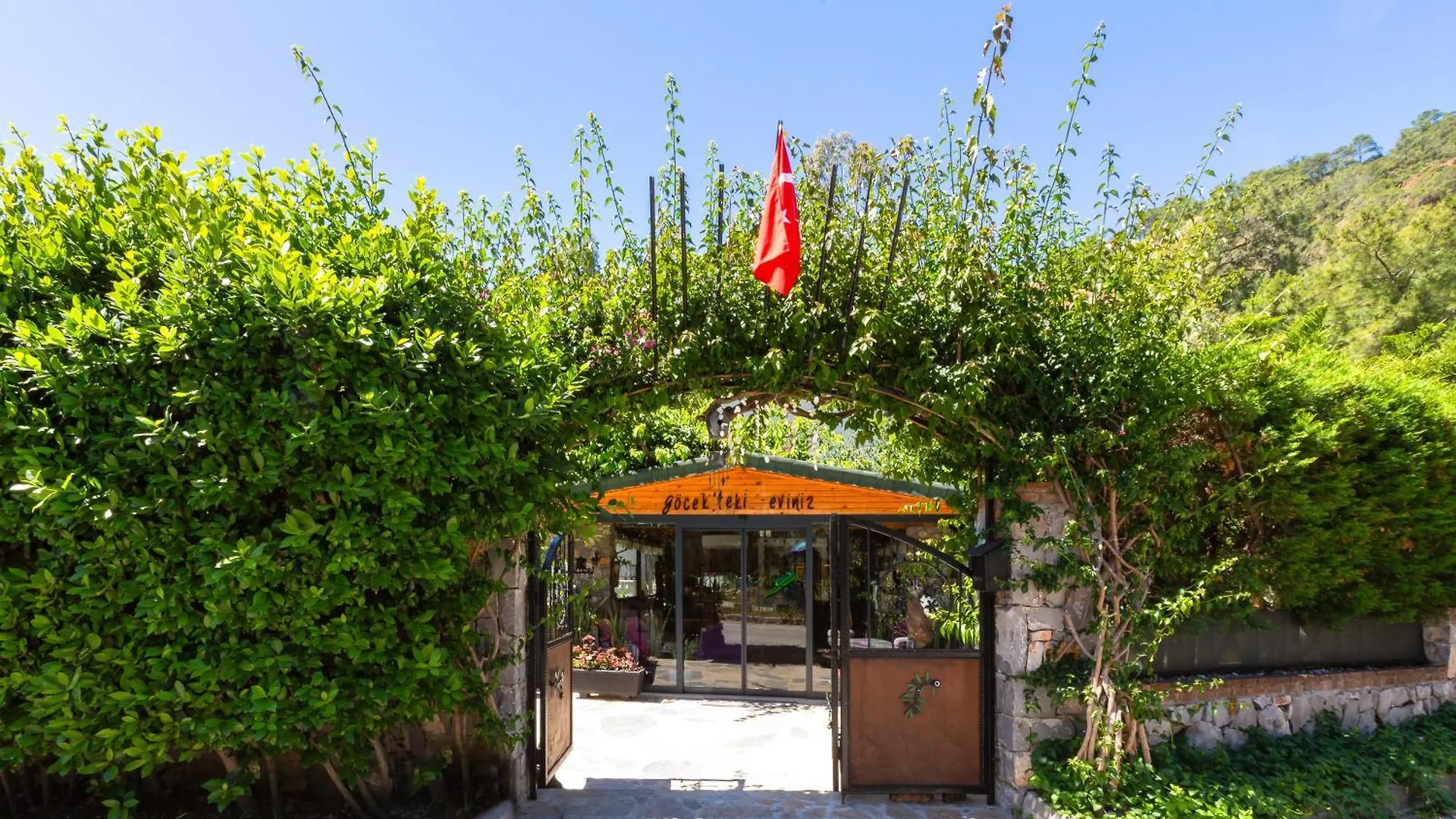 Ay Hotel Goecek Bed and Breakfast